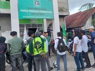 Kantor DPC PPP Digeruduk Tiga Sayap Partai, Kecewa Lebih Pilih Calon Lain untuk Pilwalkot Kendari