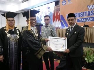 Sebanyak Seratus Mahasiswa Asal Konut Nikmati SPP Gratis,Pjs Bupati Konut Hadiri Wisuda Universitas Terbuka Kendari