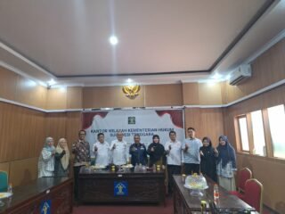 Kanwil Kemenkum dan Kadin Sultra Bahas Persiapan Dialog Publik
