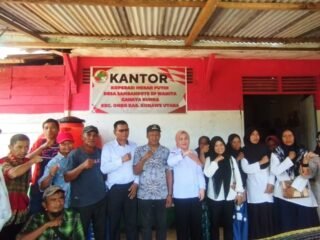 Anggota DPD RI Leni Andriani Kunjungi Koperasi Merah Putih di Desa Sambandete