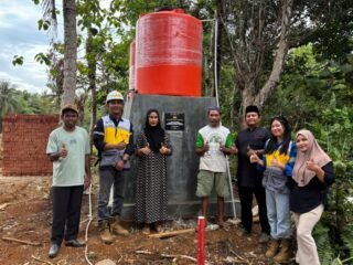 PT Kembar Emas Sultra SK 321 Hadirkan Air Bersih untuk Warga Alenggo: Bukti Nyata Komitmen Sebelum Tambang Beroperasi