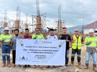 PT BKM Salurkan Donasi Pembangunan Masjid Al-Istiqomah di Desa Tapunggaya