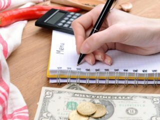 Cara Bijak Mengatur Anggaran Belanja Lebaran dari KVB Indonesia