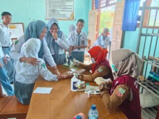 Ratusan Siswa SMA Negeri 1 Lembo Ikuti Cek Kesehatan Gratis dari Puskesmas