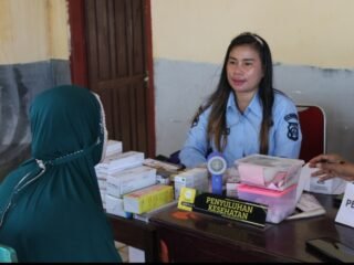 PT Kembar Emas Sultra Hadirkan Layanan Kesehatan Gratis, Warga Lameruru Antusias Sambut Program Peduli Sehat