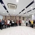 Peringati Hari Kartini, Pekerja BRI Branch Office Tanjung Priok Angkat Wastra Nusantara Lewat Pakaian Nasional