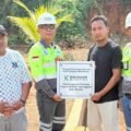 PT Bumi Konawe Minerina Serahkan Pembangunan Drainase di Desa Tapunggaya