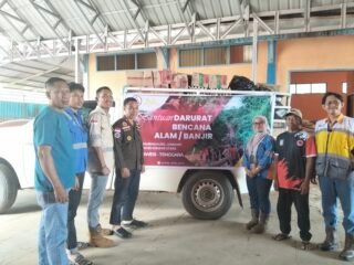 PT Makmur Lestari Primatama dan PT Kembar Emas Sultra Salurkan Bantuan Bencana Alam/Banjir untuk Warga Konawe Utara