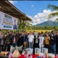 Ketua DPRD Konut Jemput Aspirasi Petani di Landawe, Salurkan 25,5 Ton Pupuk dan 50 Sprayer