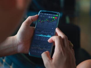 Apa Itu Social Trading? Cara Kerja dan Keuntungannya