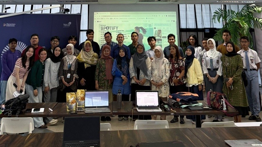 Telkom AI Center Bandung Hadirkan Workshop dan Mentoring AI untuk Bantu Kreator dan UMKM Bangun Content Engine Telkom AI Center Bandung Hadirkan Workshop dan Mentoring AI untuk Bantu Kreator dan UMKM Bangun Content Engine