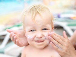 Rekomendasi Sunscreen untuk Bayi & Anak yang Aman Digunakan Sehari-hari