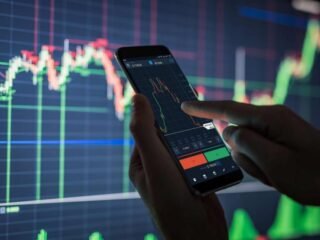OJK Perketat Konten Kripto, Influencer Bisa Kena Denda Rp15 Miliar