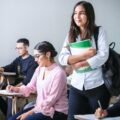 Bahasa Inggris di Kampus: Mitos atau Realita?