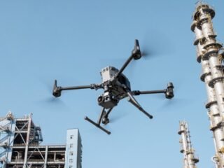Inspeksi Visual dan Thermal Jarak Jauh dengan DJI Zenmuse H30T