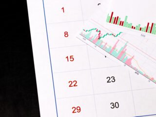 Menyusun Peta Navigasi Hari Minggu: Memetakan Level Kunci dan Kalender Ekonomi Mingguan