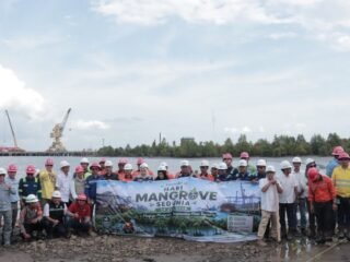 Menjaga Mangrove, Mengamankan Masa Depan: SUCOFINDO Dukung Konservasi Pesisir di Kalimantan Selatan
