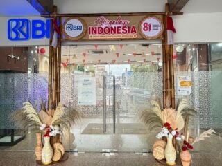 Sambut HUT ke-81 RI, BRI BO Kramat Jati Semarakkan Kantor dengan Dekorasi Merah Putih