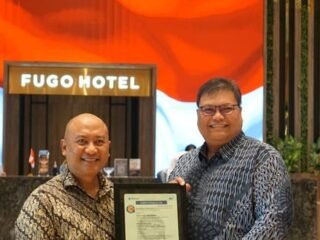 Perkuat Mutu Layanan Perhotelan, SUCOFINDO Serahkan Sertifikasi ISO 9001:2015 kepada Hotel FUGO Samarinda