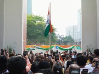 Kedutaan Besar India Rayakan Hari Kemerdekaan India ke-80 di Jakarta dengan Pengibaran Bendera, Pertunjukan Budaya, dan Momentum Baru Hubungan Bilateral