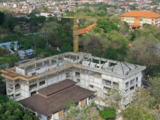 Membangun Masa Depan Riset dan Teknologi, Pembangunan Gedung L-SSIT Universitas Udayana Capai Progres 47,11%